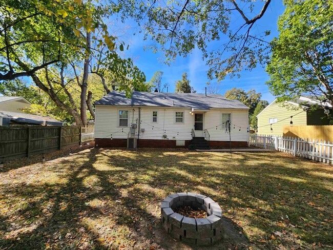 Building Photo - 508 Meade Cir