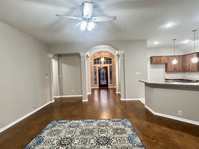 Building Photo - 16807 Laguna Springs Dr