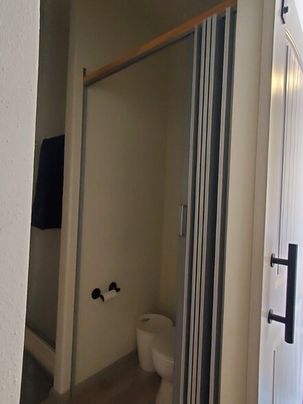 Building Photo - 10 S Fall Ave