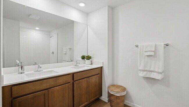 Building Photo - Angeline Community