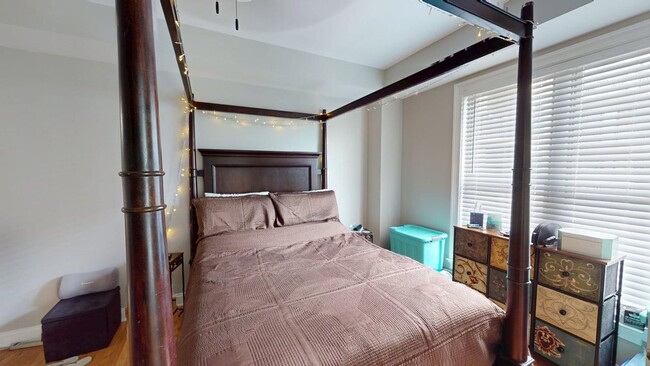 Building Photo - Gateway Plaza in Center City Condo with La...