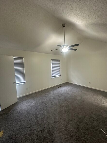 Building Photo - 2933 Riverwood Ter