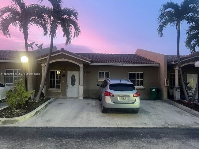 Building Photo - 7667 NW 182nd Ln
