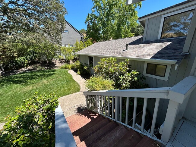 Building Photo - Must See Spacious Alamo 4BR Home with Remo...