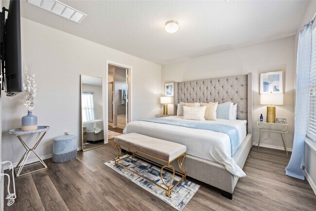 Building Photo - 10527 Meadow Saffron Dr