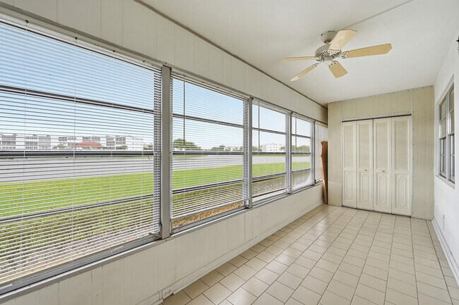 Building Photo - 1043 Cornwall C