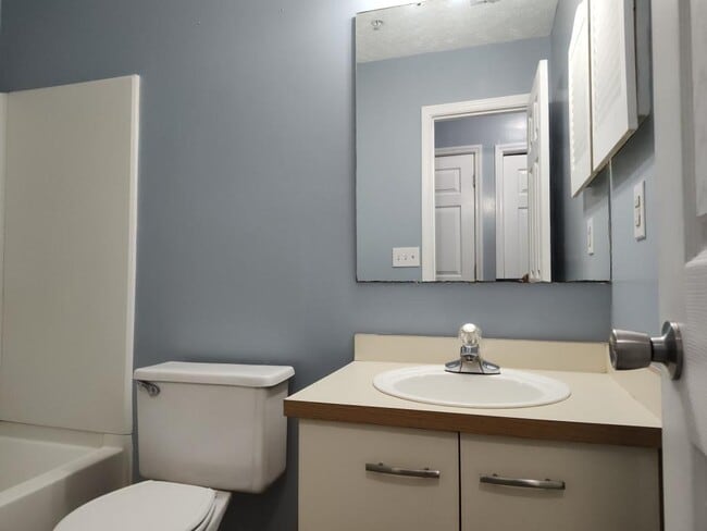 Building Photo - 6724 Willowbrook Dr