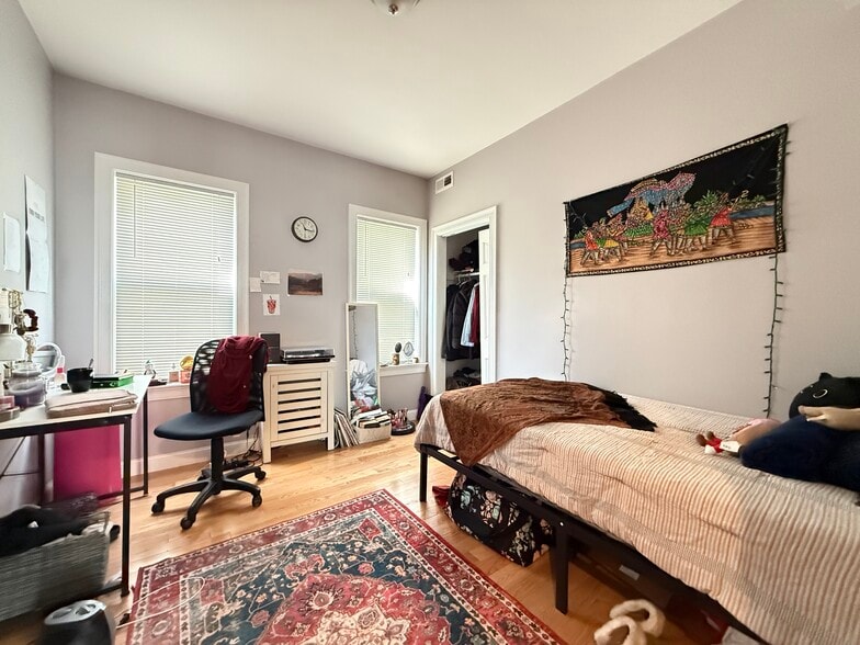 Building Photo - 73 Newbury St