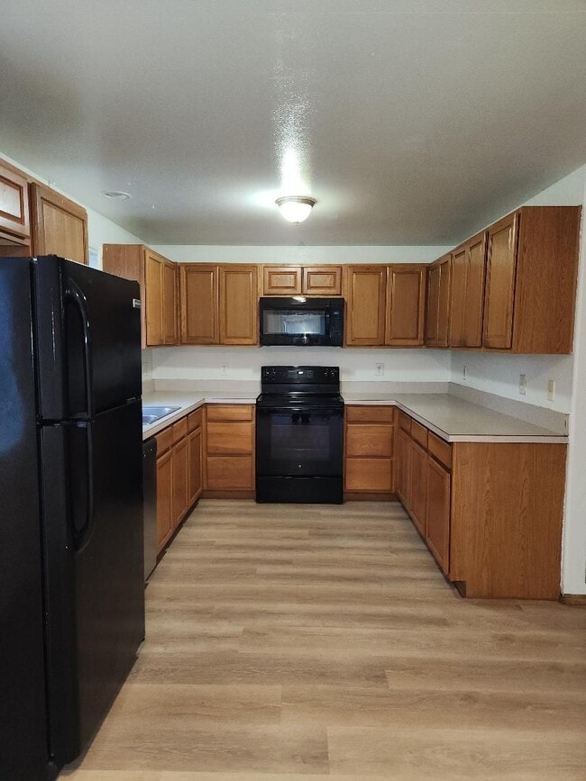 Building Photo - 3 Bdrm/2 Bath Single Level