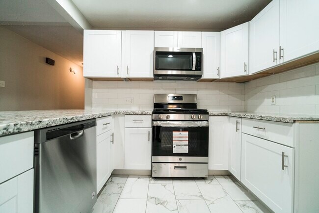 Building Photo - 2314 Pebbledowne Cir