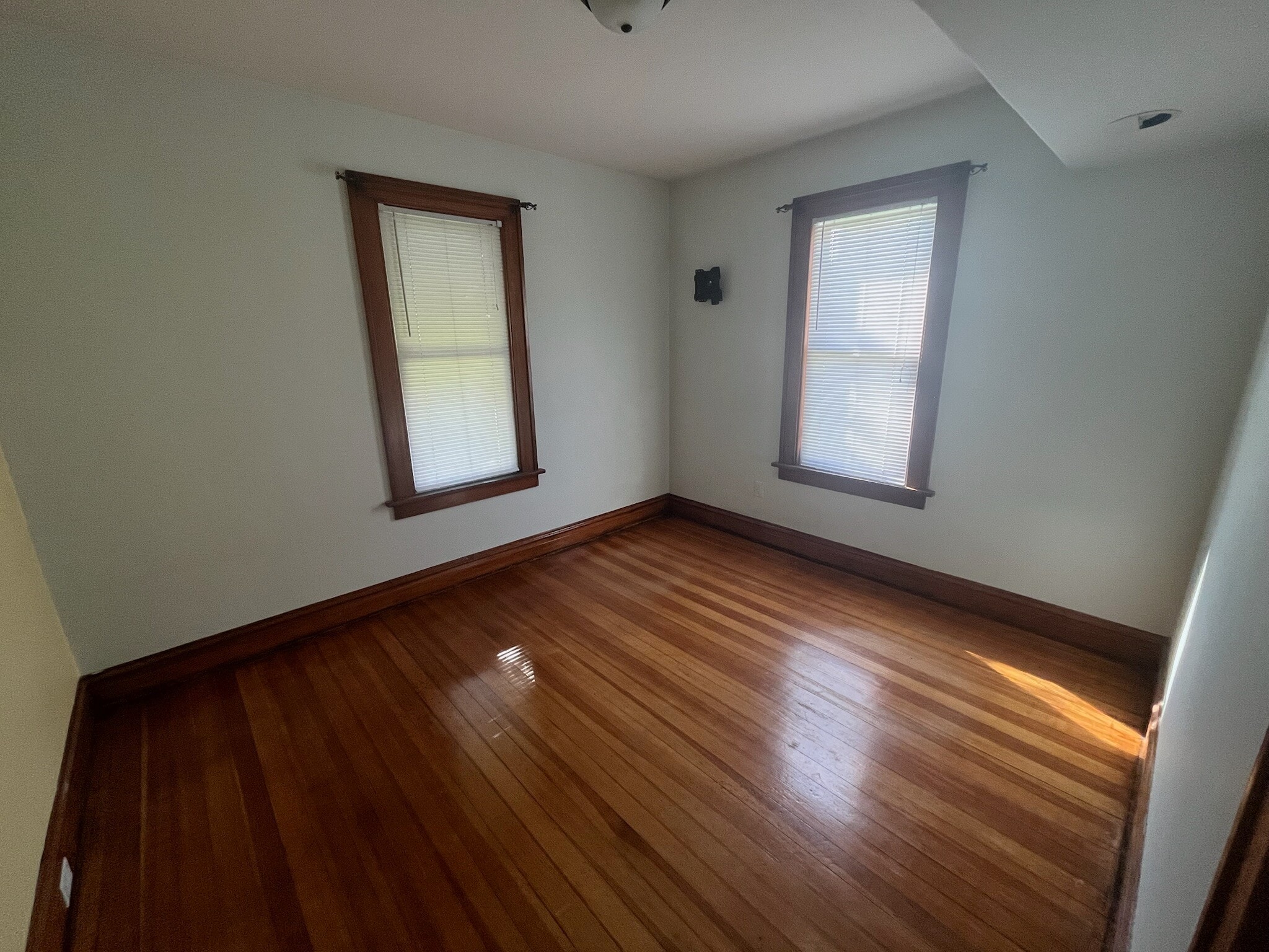 Building Photo - 2733 Elm St