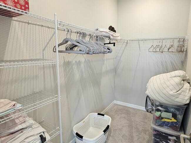 Building Photo - Annual Furnished or Seasonal Short-Term 4 Bedroom 2.5 Bathroom Home in Palmero!