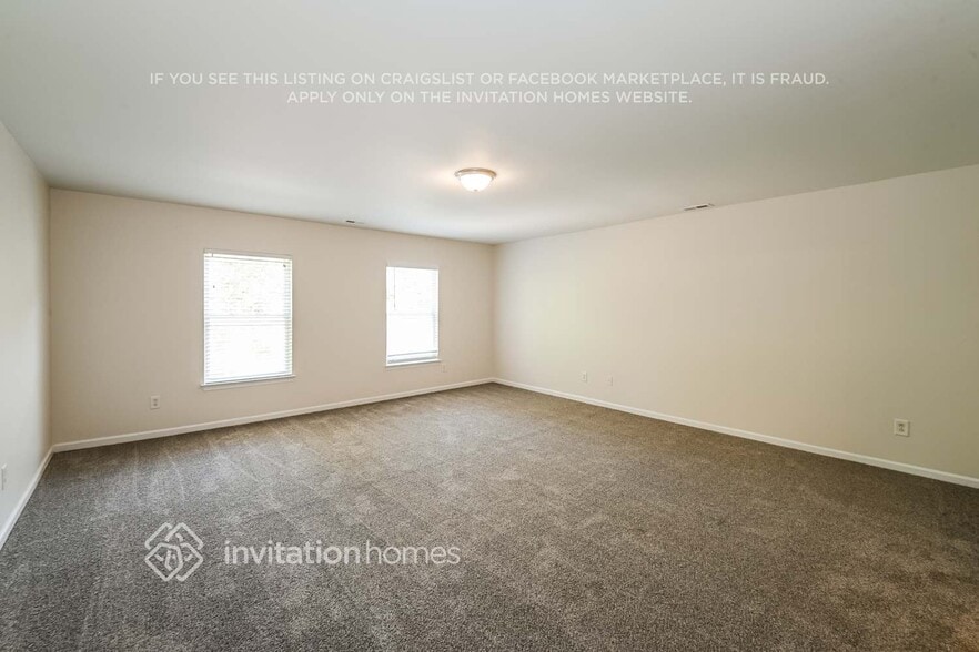 Building Photo - 2204 Golden Larch Ln