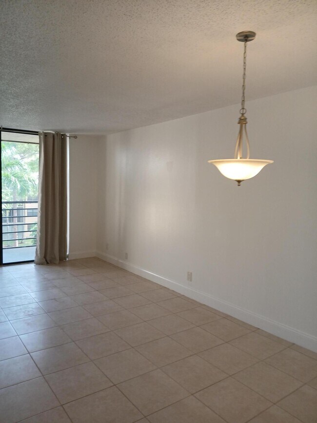 Building Photo - 4760 Lucerne Lakes Blvd W