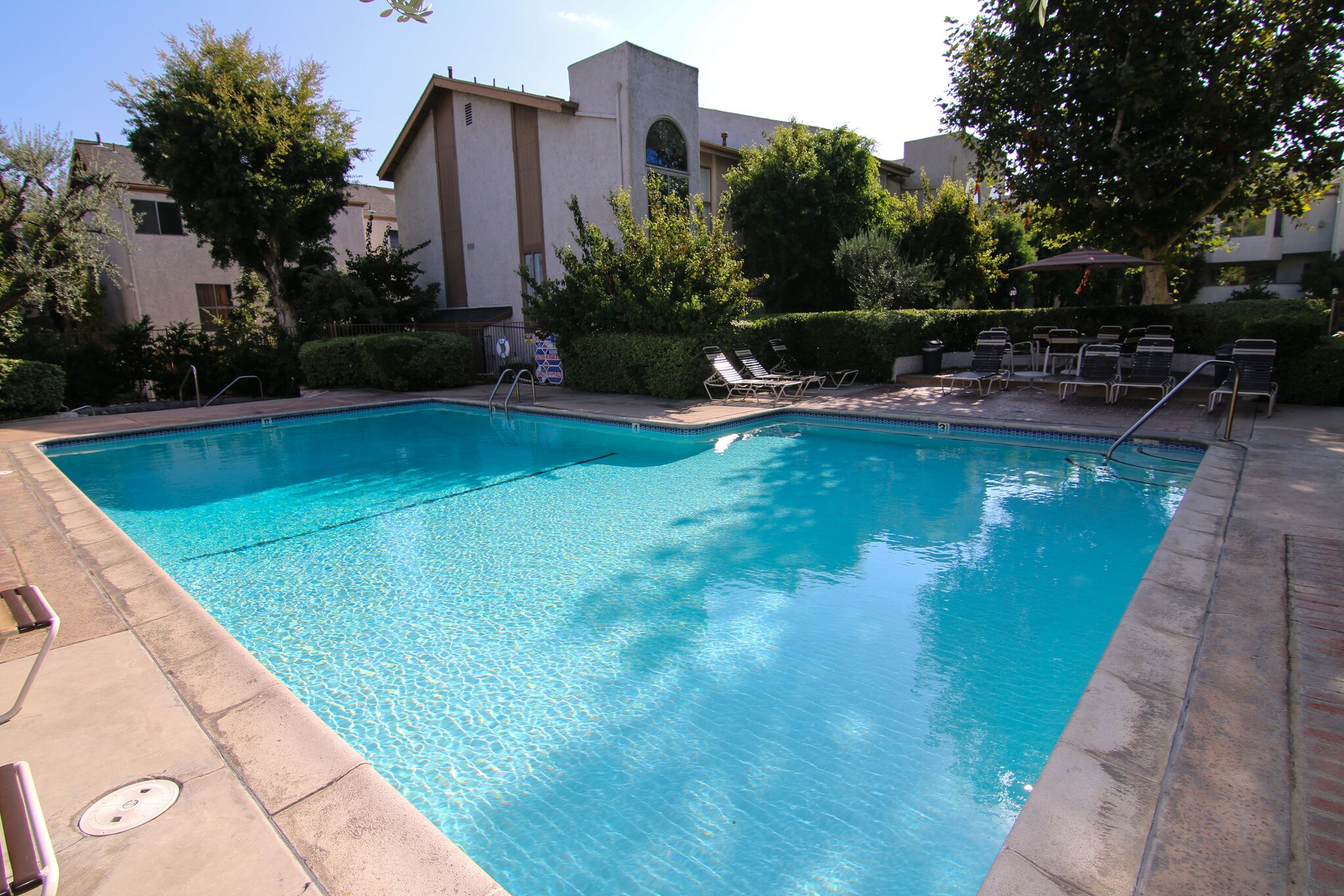 Building Photo - 5323 Coldwater Canyon Ave