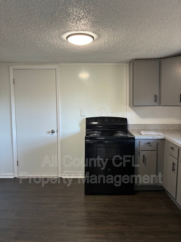 Building Photo - 812 Marion St