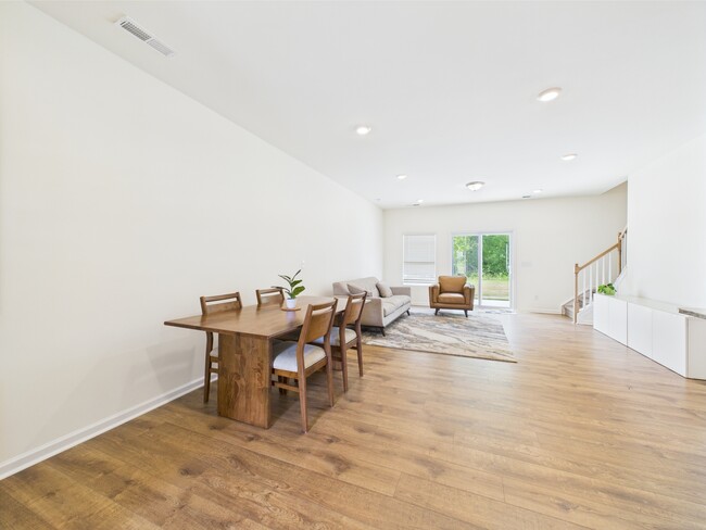 Building Photo - 2843 Yeager Dr NW