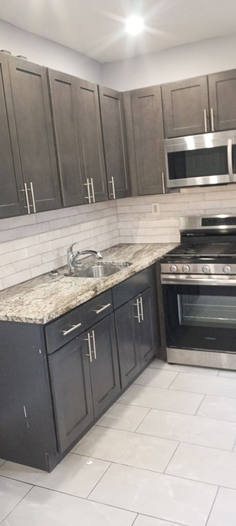 Building Photo - 135 N 51 st  3BR 3 bath house