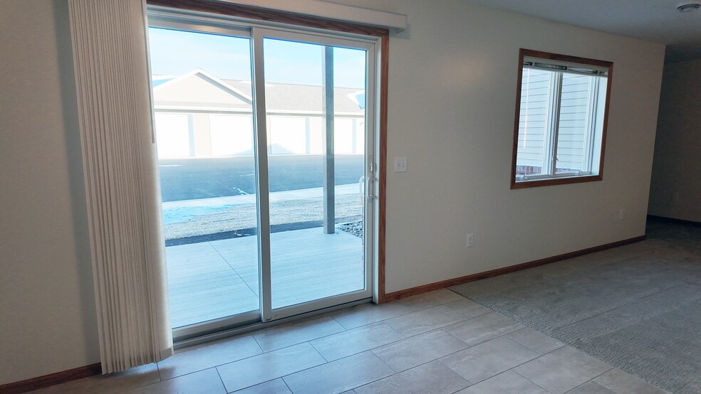 Dining / Patio - 1916 Haughton Ave