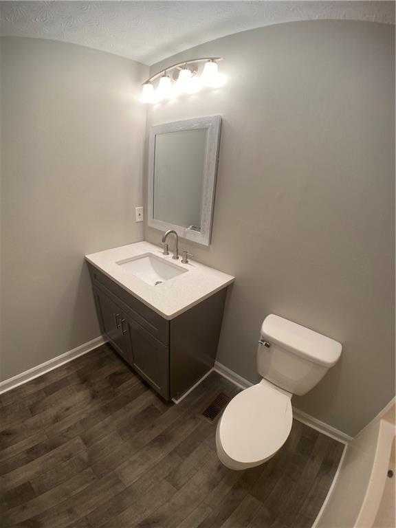 Building Photo - Fantastic 4bd/2ba home! Coming soon!