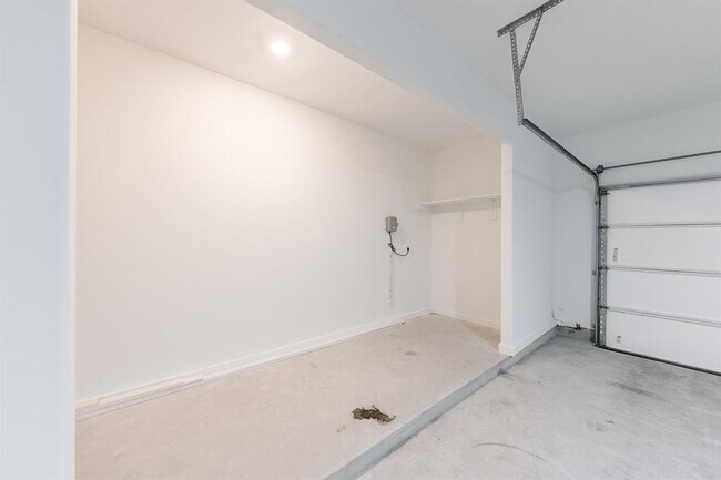 Building Photo - 305 Arnage Dr