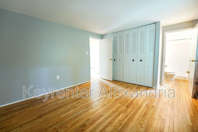 Building Photo - 5901 Beech Tree Dr