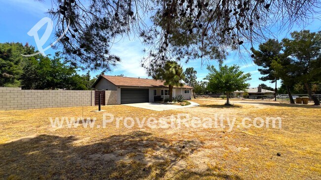 Building Photo - Nice 3 Bed, 2 Bath Home in Hesperia!!