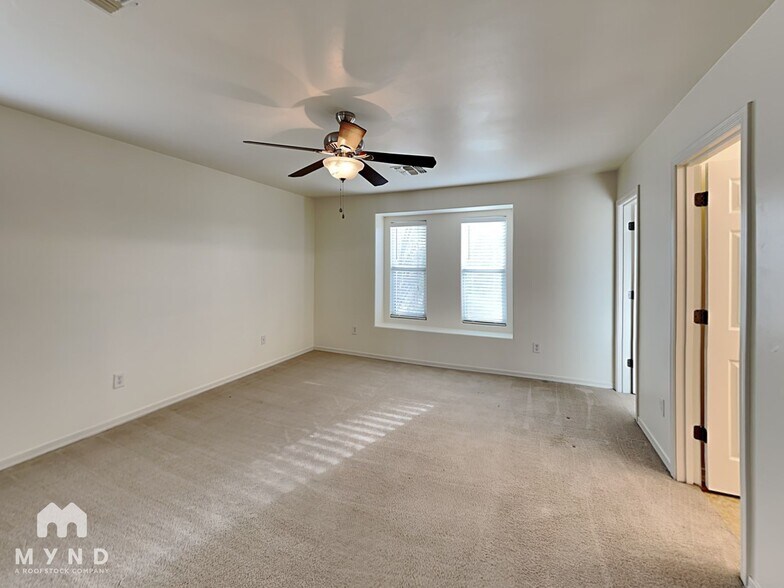 Building Photo - 7056 S GREENEYES Ln