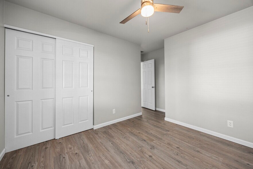 Primary bedroom - 115 E Sycamore Rd