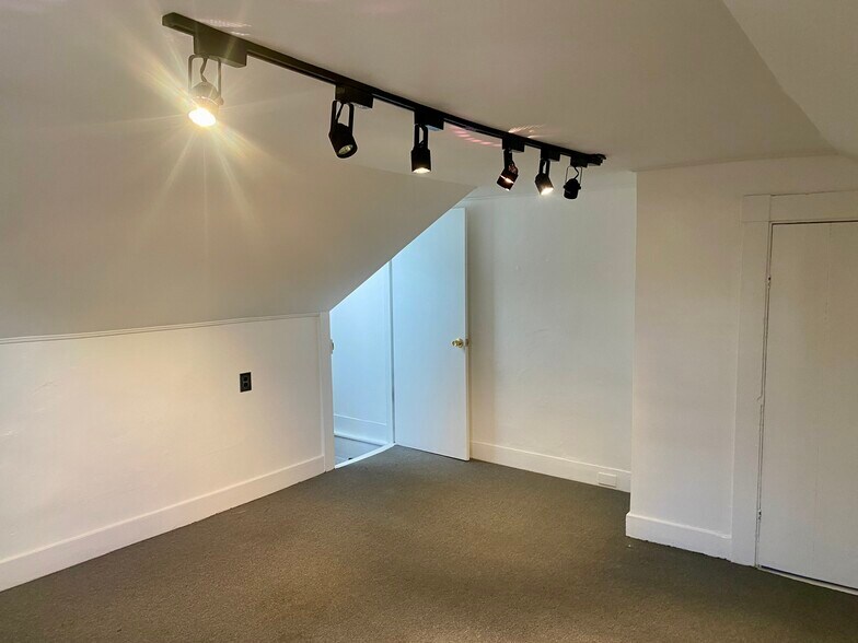 Building Photo - 18 Tremont St