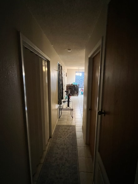 Building Photo - 1003 Commerce St