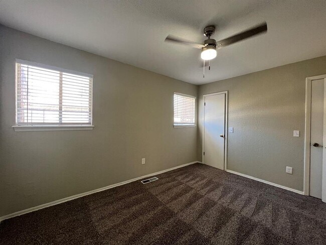 Building Photo - 1902 Three Stars Rd