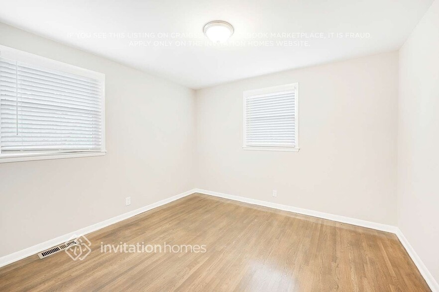 Building Photo - 102 Linda Dr