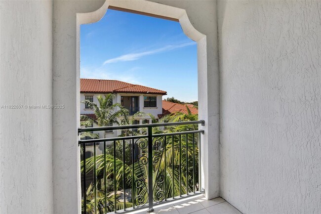 Building Photo - 11549 SW 13th Ct