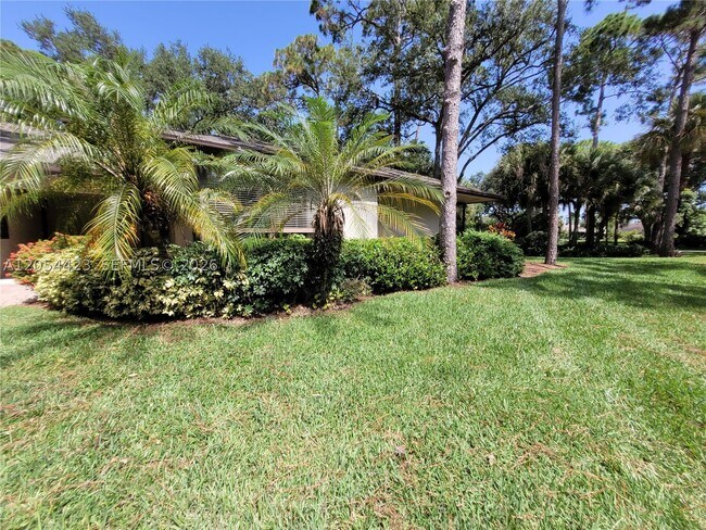 Building Photo - 7523 Greenlake Dr