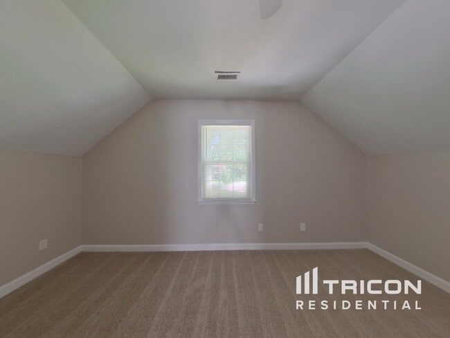Building Photo - 8434 Barncliff Rd