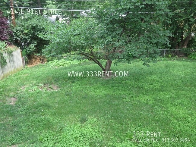 Building Photo - 414 E 91st St