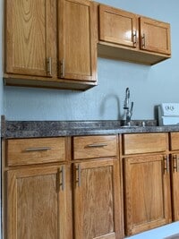 Building Photo - 1021 Hudson Rd