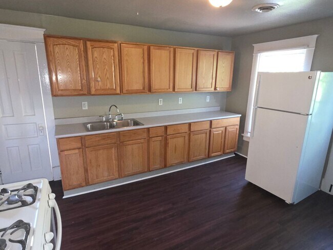 Building Photo - 1214 Hamilton St