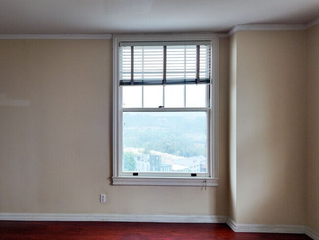 Building Photo - Historic El Cortez Luxury Condo Downtown San Diego