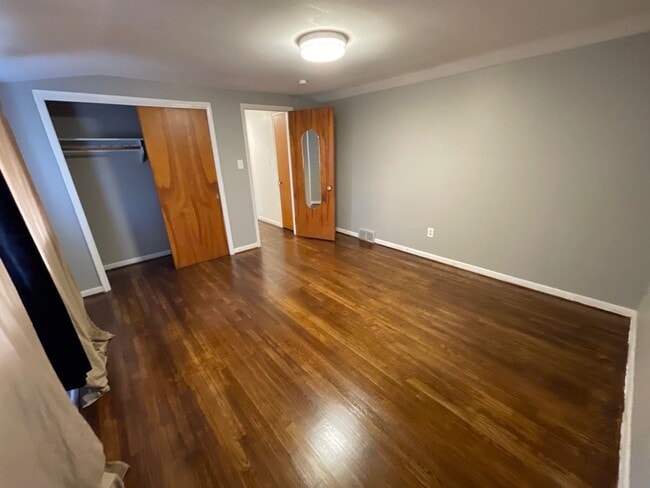 Building Photo - 3-Bedroom Home in Sought-After Cranbrook Village