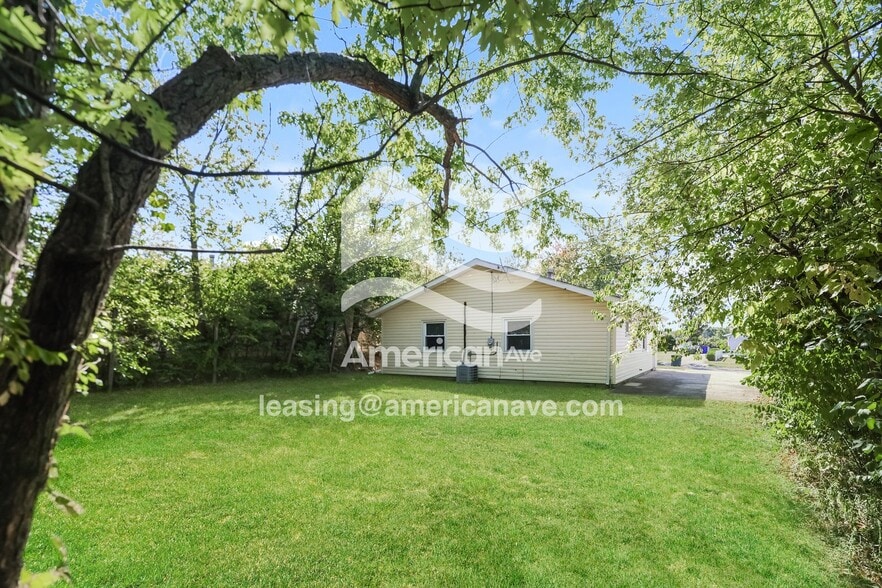 Building Photo - 3907 Larkspur Dr