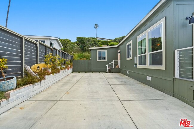 Building Photo - 29500 Heathercliff Rd
