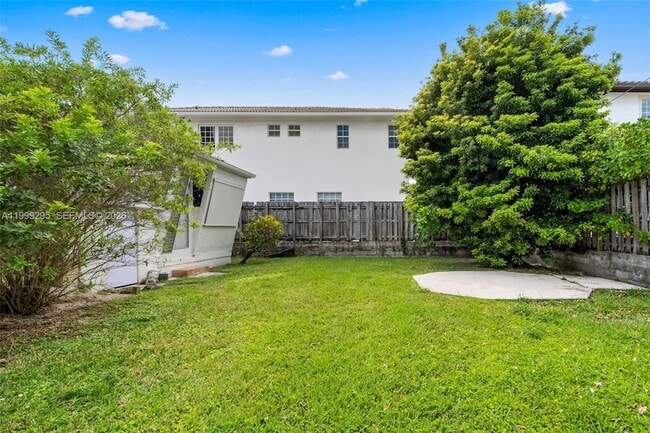 Building Photo - 261 188th St