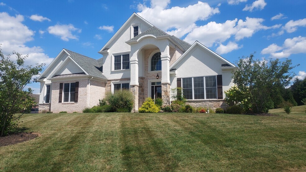 Primary Photo - 1295 Needham Cir E