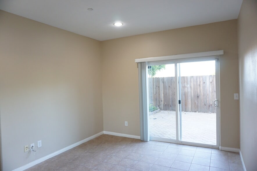 Building Photo - 11855 Birch Grove Ln