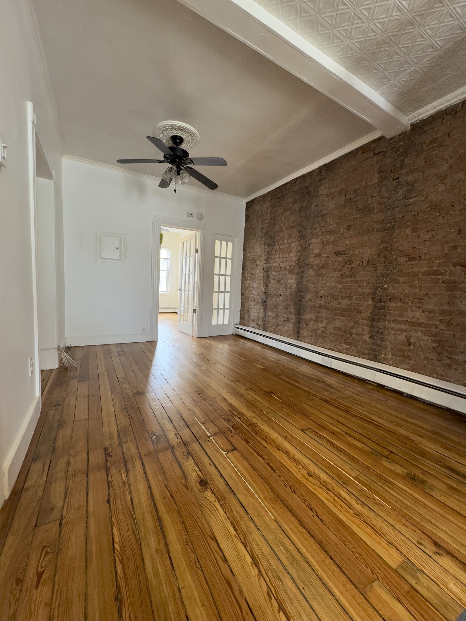 Building Photo - 354 7th St
