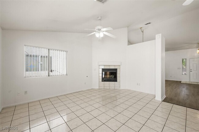 Building Photo - 3641 Yorba Linda Dr