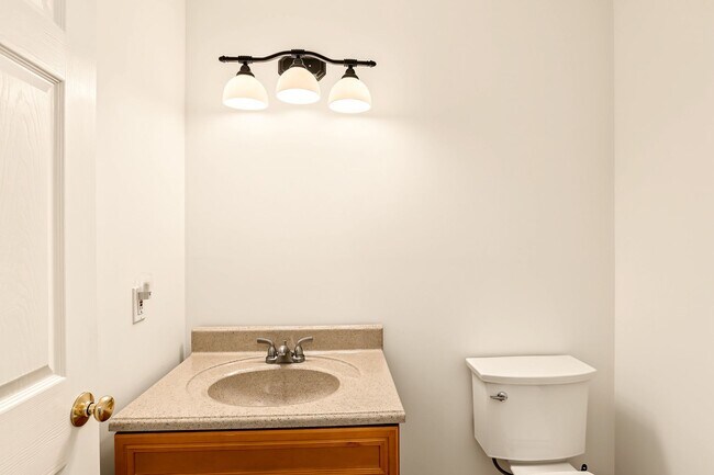 Building Photo - 808 Yorkview Dr