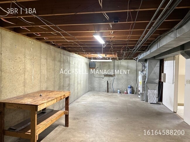 Building Photo - 5798 Christie Ave SE